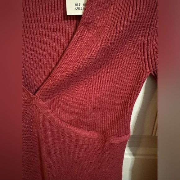 Abercrombie & Fitch Maroon Ribbed Long Sleeve Bodysuit - Picture 3 of 7